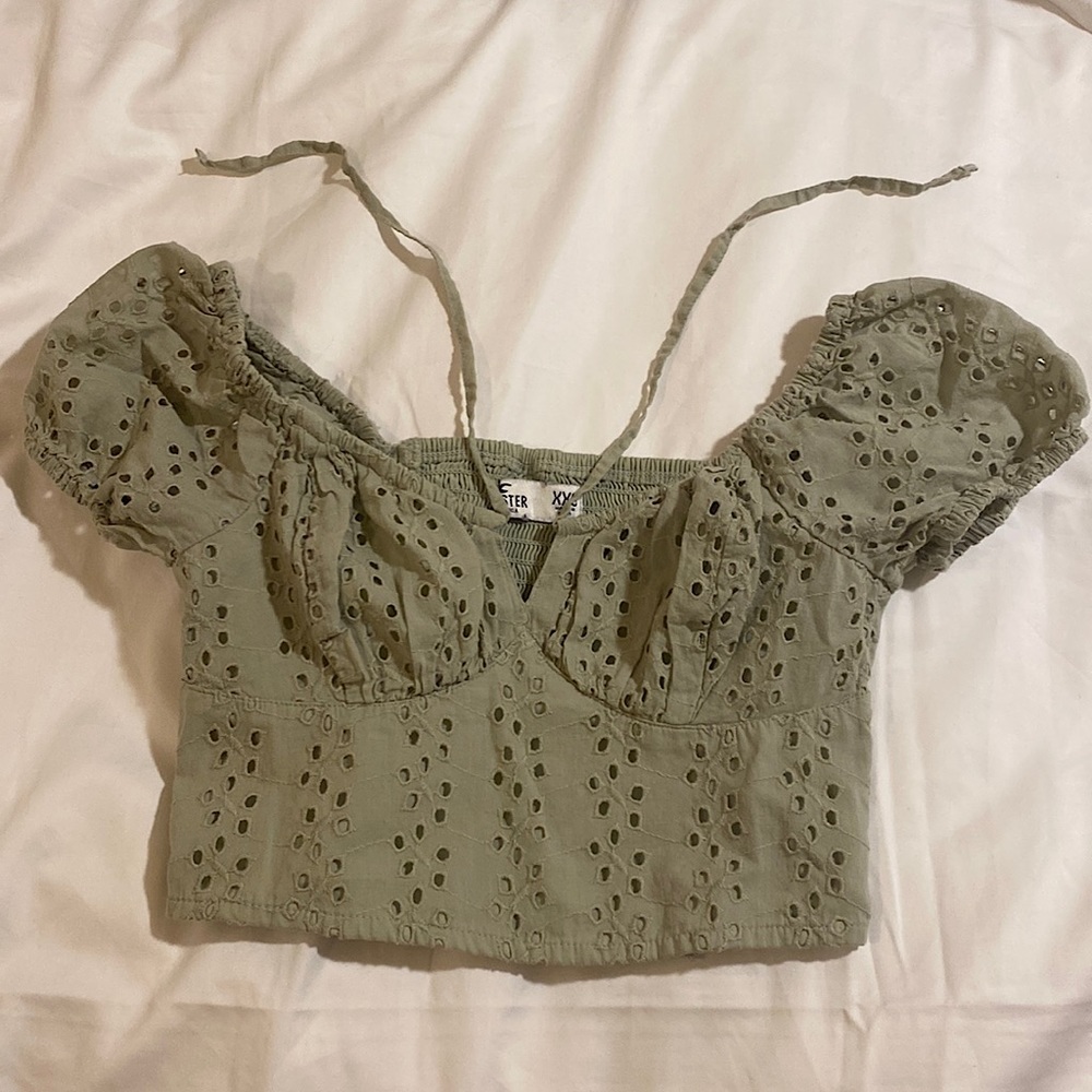 Hollister Eyelet XXS Crop Top
